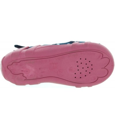 Shoes for a child with support 