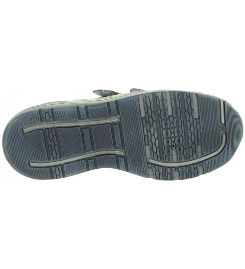 Tip toe stop boys sneakers with ankle pronation 
