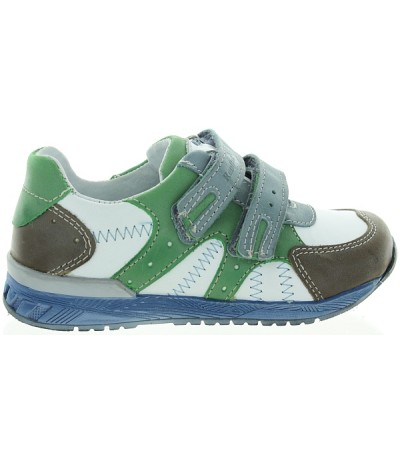 Best white sneakers for kids feet 