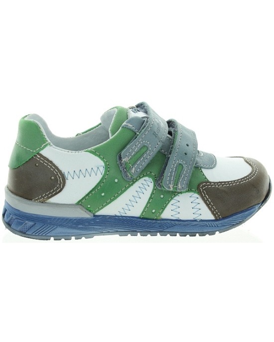 Best white sneakers for kids feet 
