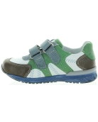 Best white sneakers for kids feet 