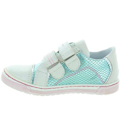 Roomy gym shoes for toddler with good arch