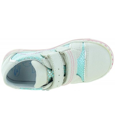 Roomy gym shoes for toddler with good arch