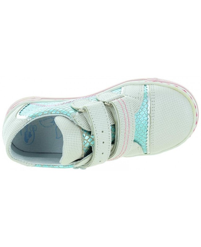 Roomy gym shoes for toddler with good arch