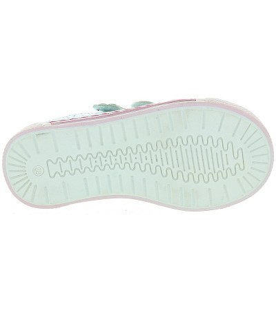Roomy gym shoes for toddler with good arch