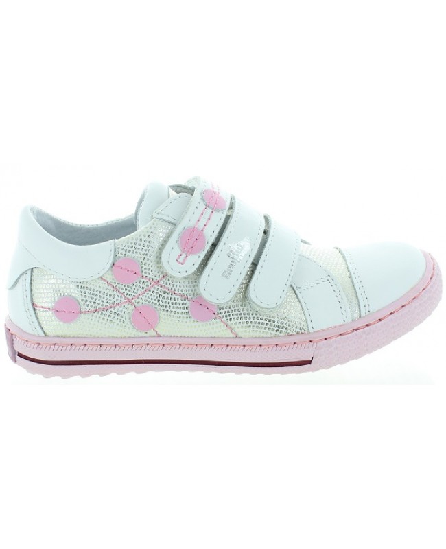 Shoes with arches for youth 