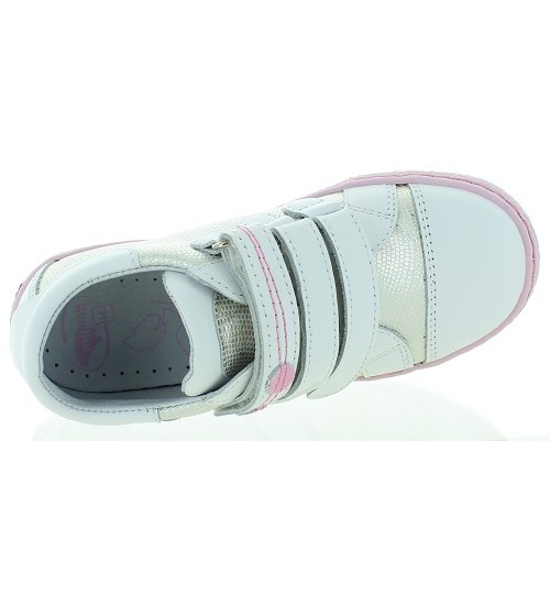 Shoes with arches for youth 