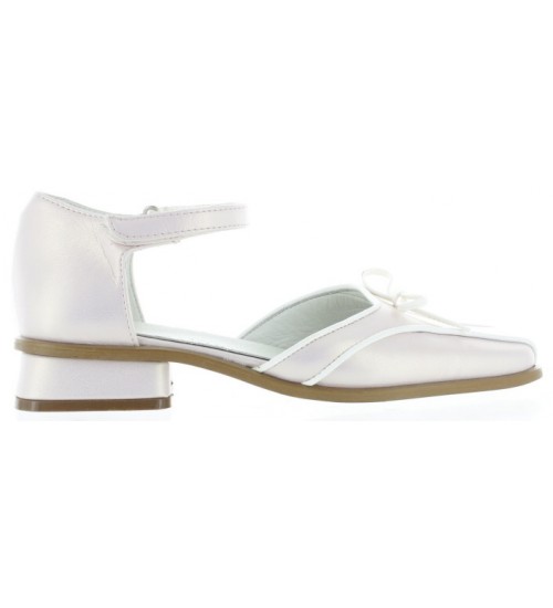 Dress shoes for an older girl in pink 