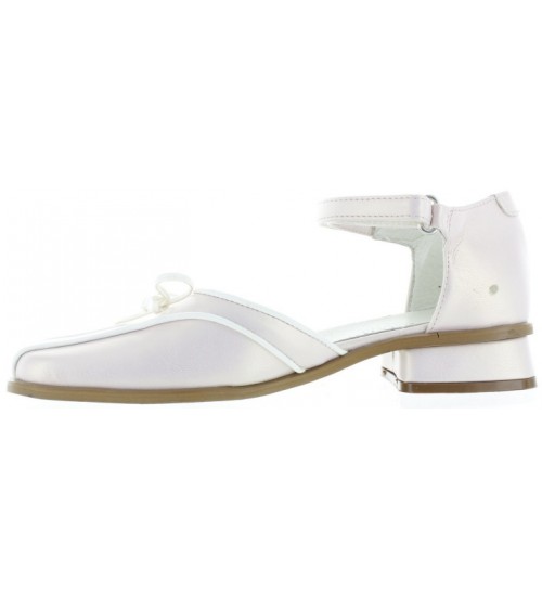 Dress shoes for an older girl in pink 