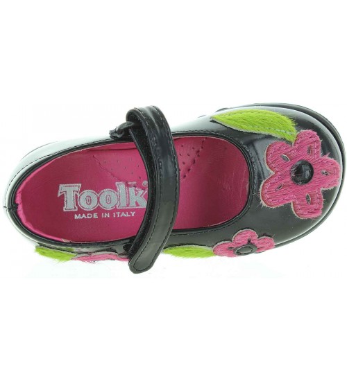 Girls toe in fix footwear