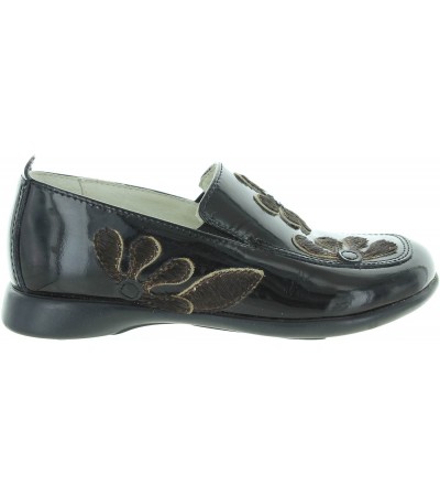 Kids with arch in black leather loafers