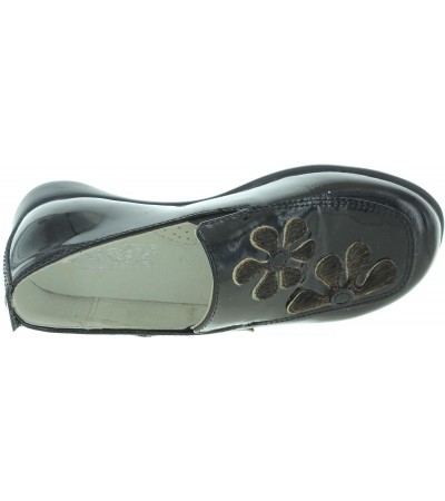 Kids with arch in black leather loafers