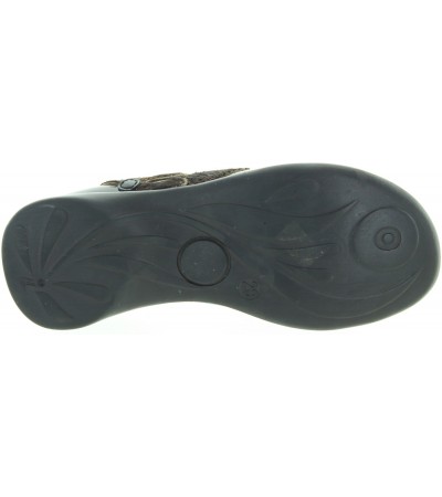 Kids with arch in black leather loafers