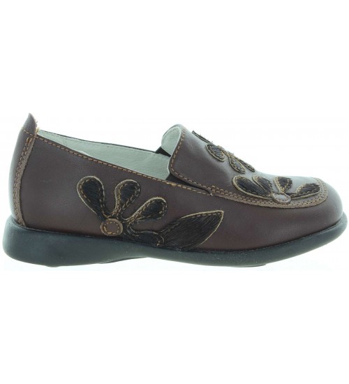 Loafers for a girl in bown leather from Italy